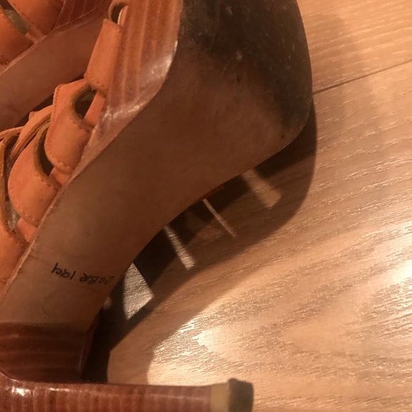 Stuart Weitzman platform heels - Picture 4 of 4